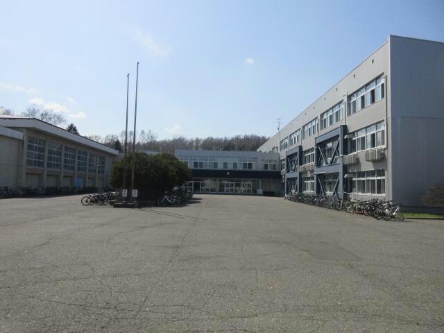 札内中学校(中学校/中等教育学校)まで771m みずほ町ﾊｲﾂ