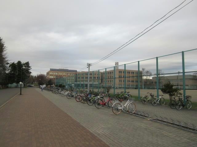 帯広柏陽高校(高等学校/高等専門学校)まで1060m ヴィスタサⅠ