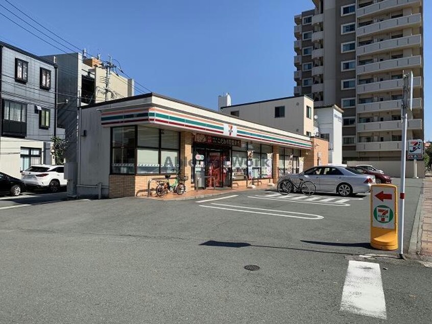 セブンイレブン熊本新屋敷3丁目店(コンビニ)まで360m※中央店撮影 新屋敷いじまビル