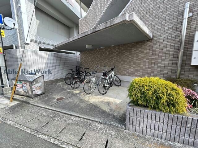  カルフールＢ.Ｃ白山