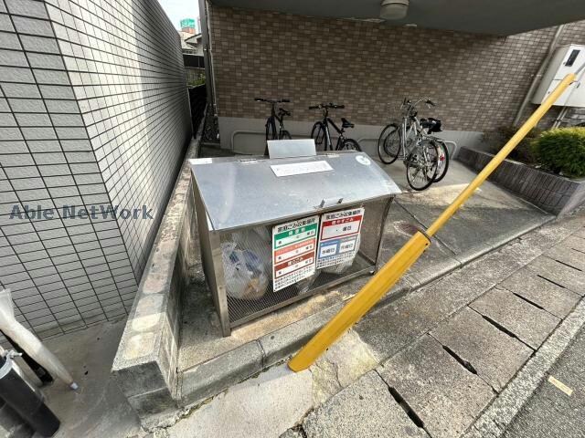  カルフールＢ.Ｃ白山