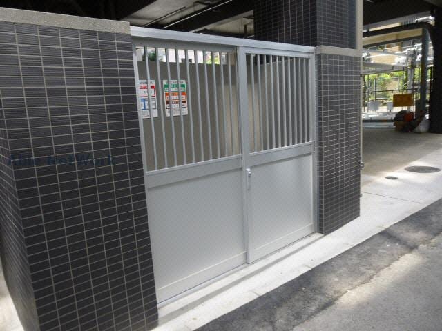 ゴミ捨て場 プルミエール九品寺