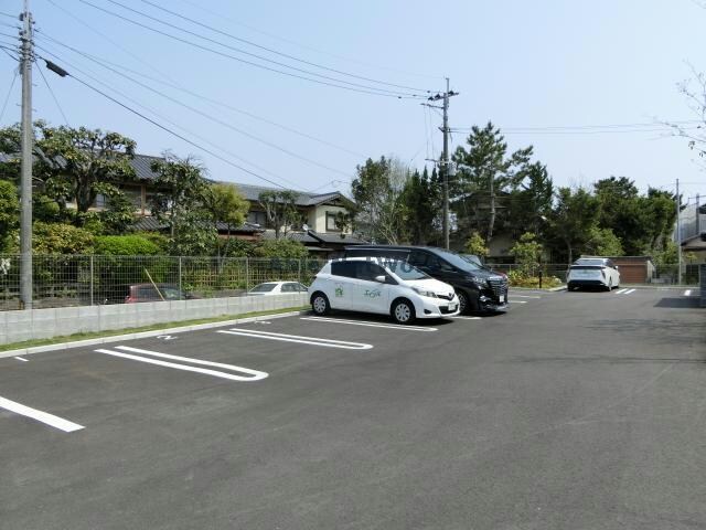  エヌ・ステータス国府