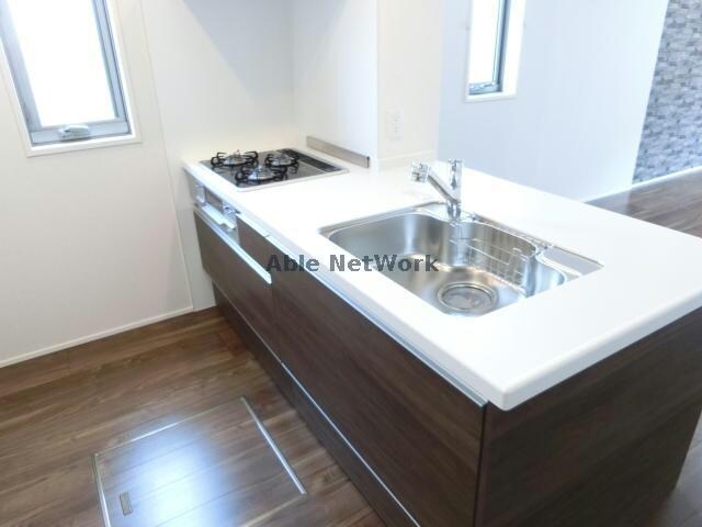  エヌ・ステータス国府