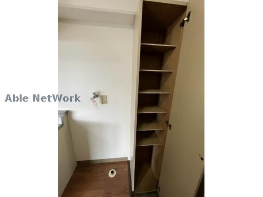  ライオン・アネックス