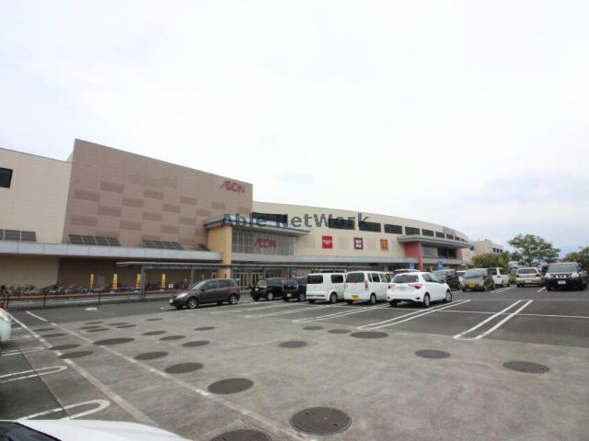 イオン都城駅前店(スーパー)まで706m 第６年見マンション