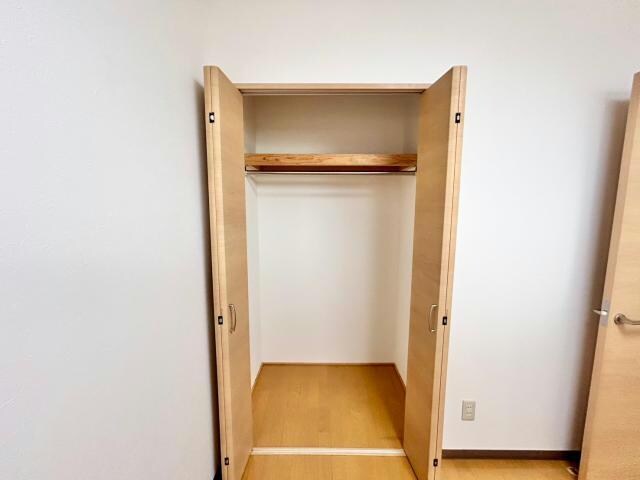  クレッセルコリナ六番館