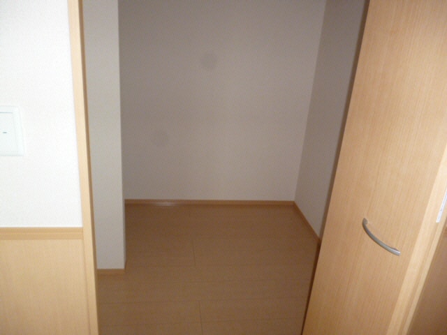 収納 シェルト下川東