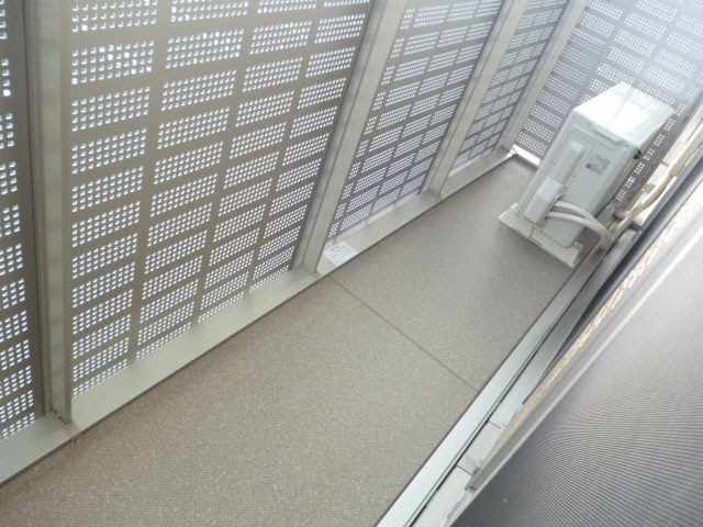 ベランダ シェルト下川東