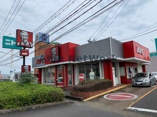 ケンタッキーフライドチキン都城店(その他飲食（ファミレスなど）)まで866m パル霧島