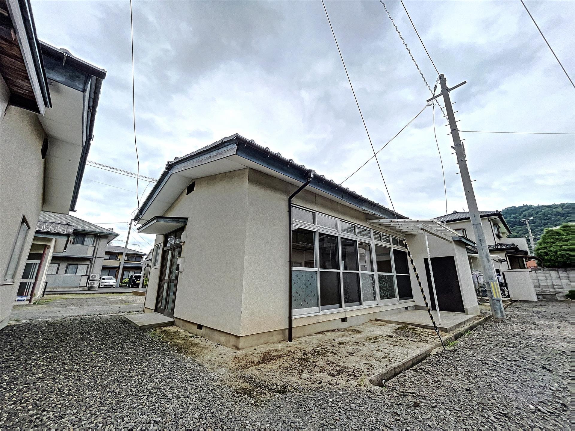  西坂貸家（田中52-2）