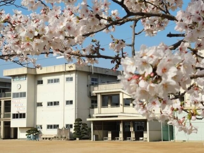 岡山市立宇野小学校(小学校)まで353m Calm Hills ７番館