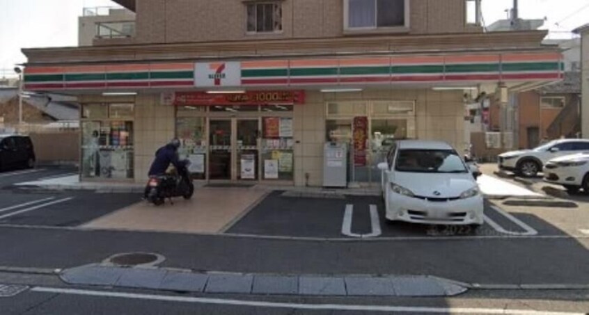 セブンイレブン岡山岡町店(コンビニ)まで261m レオパレス凛凛