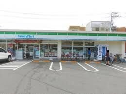 ファミリーマート学南町店(コンビニ)まで176m レオパレスＭＯＭＯⅢ