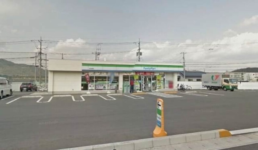 ファミリーマート岡山長岡店(コンビニ)まで877m ＡＬＧＲＥ