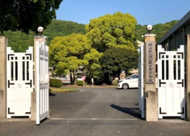 岡山県立岡山朝日高校(高等学校/高等専門学校)まで2513m 冨山湊借家　A