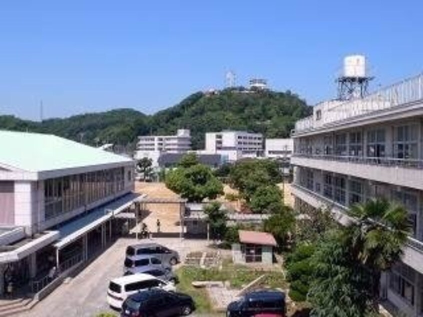 岡山市立伊島小学校(小学校)まで1273m レジデンス齊藤Ⅲ