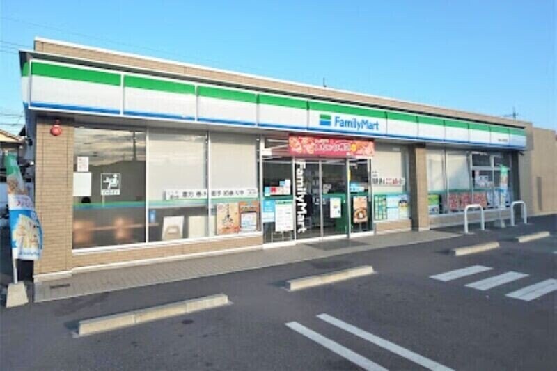 ファミリーマート岡山三浜町店(コンビニ)まで174m レーブ・マルシェ