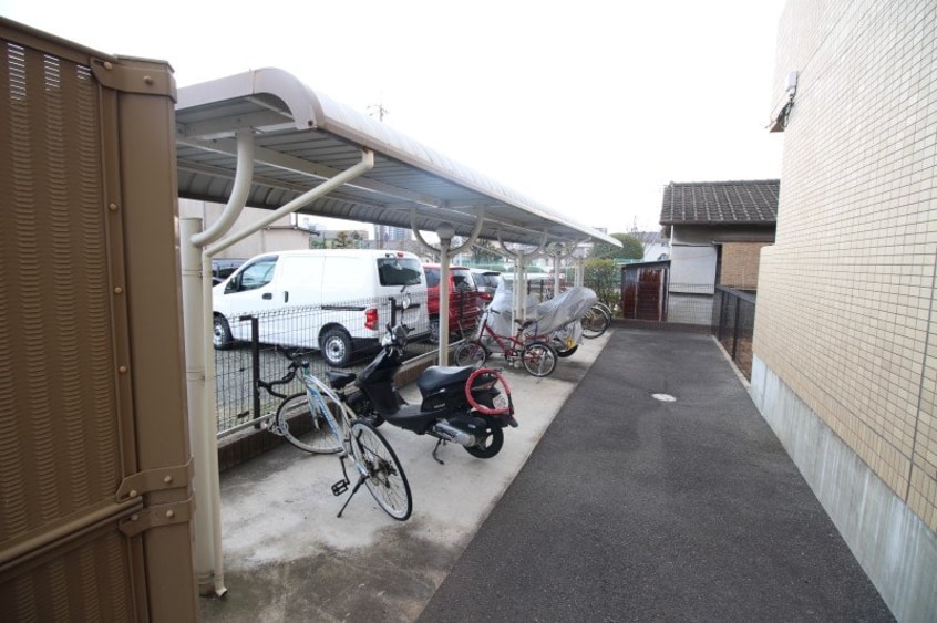 駐輪場 マリベール中仙道