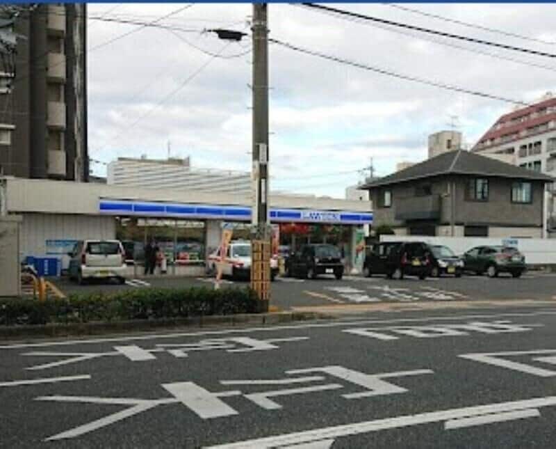 ローソン岡山門田屋敷店(コンビニ)まで189m パークヒルズ門田屋敷