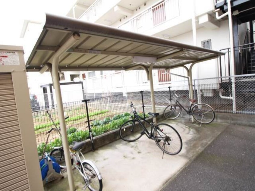 駐輪場 シャルム