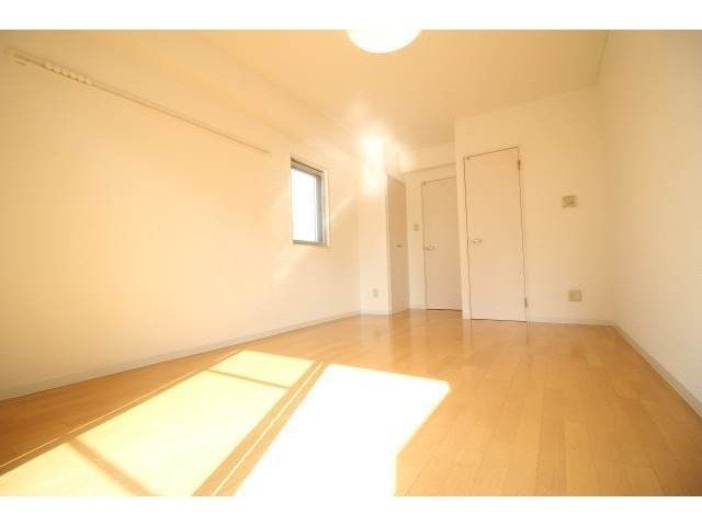  ヴィラ　プリマ