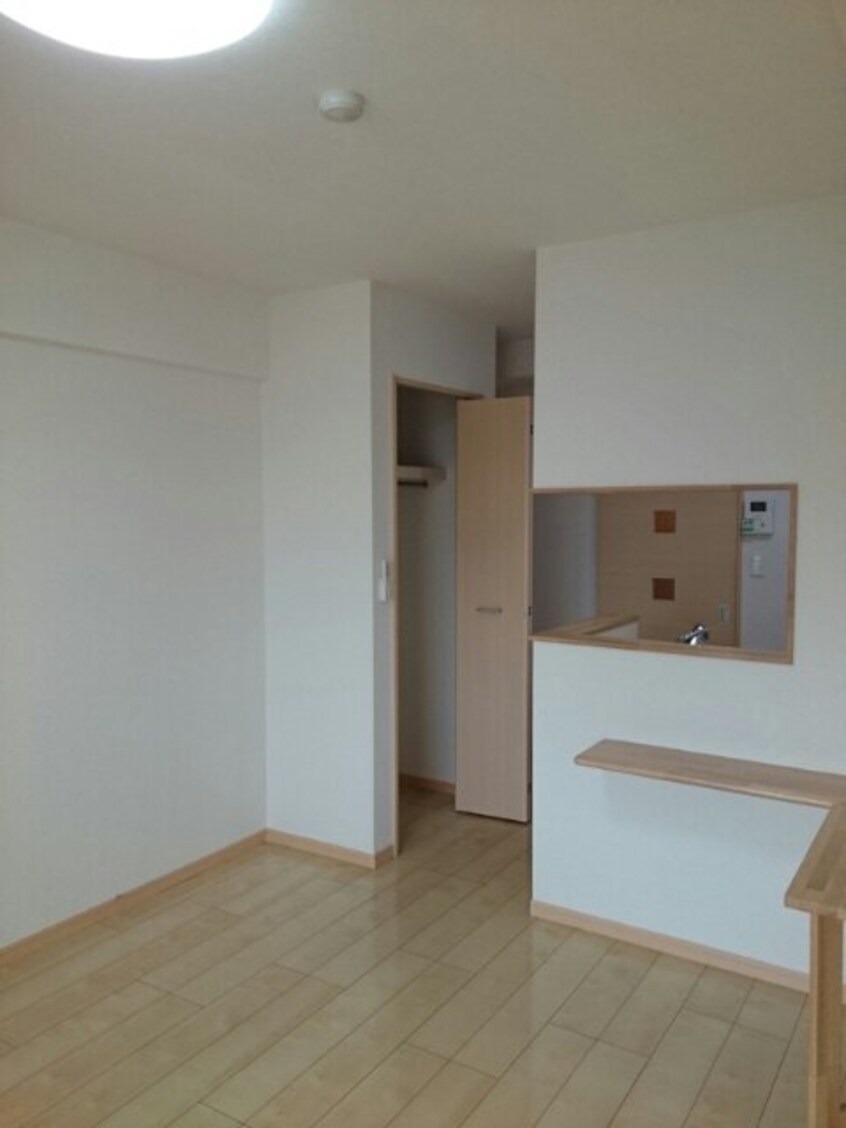  レジデンス西川