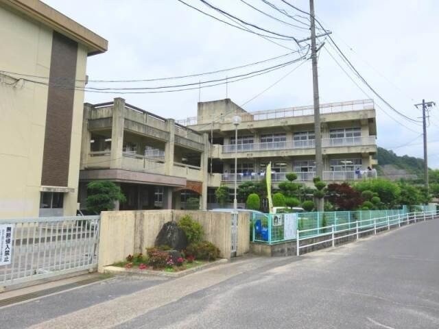 岡山市立香和中学校(中学校/中等教育学校)まで5398m ハアラン御津