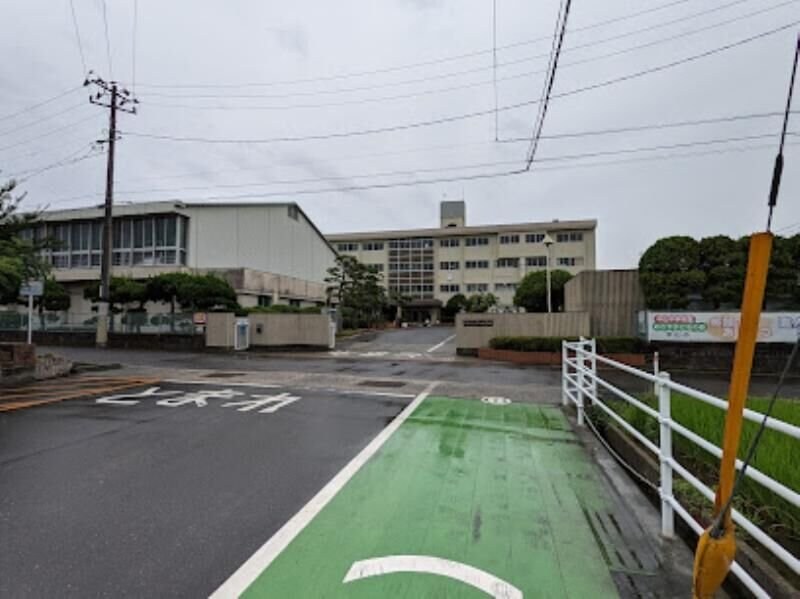 岡山市立中山小学校(小学校)まで1263m フルール