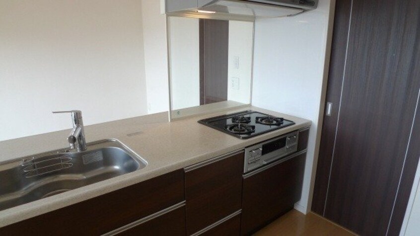  アルファステイツ大学病院通り