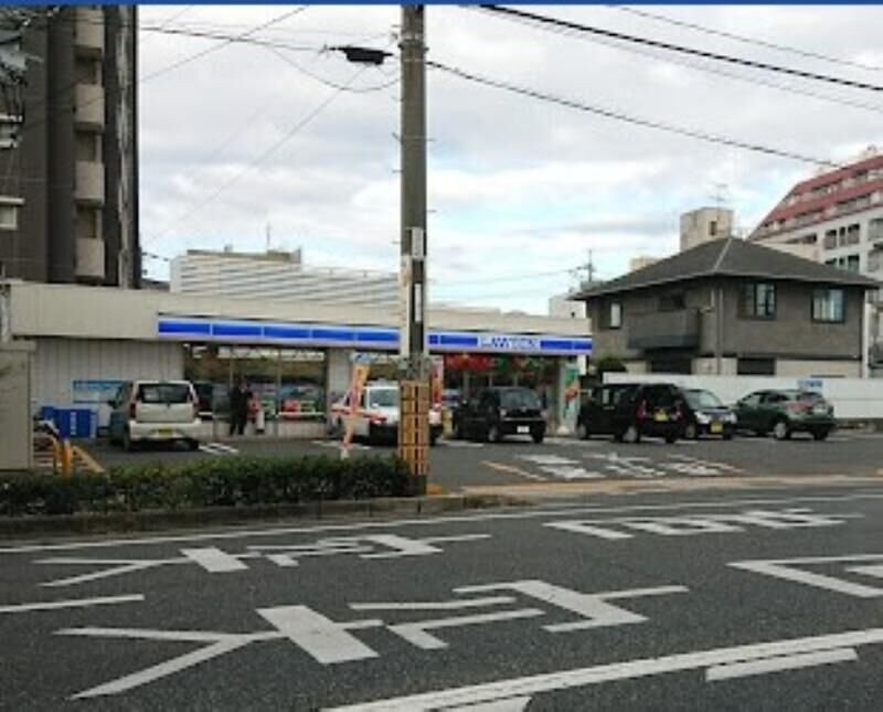 ローソン岡山門田屋敷店(コンビニ)まで750m 月光　岡山旭東町