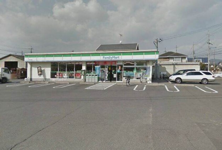 ファミリーマート岡山今七丁目店(コンビニ)まで362m メゾンＯＧＯ　Ｂ棟