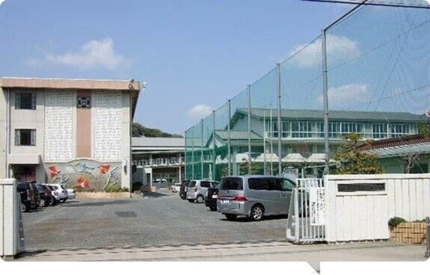 岡山市立石井中学校(中学校/中等教育学校)まで554m REGALE富町