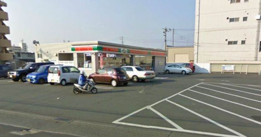 サンクス岡山奥田店(コンビニ)まで197m アーバンパレス医大南