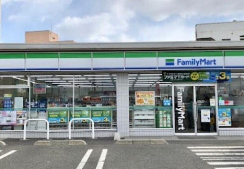ファミリーマート岡山岡南町店(コンビニ)まで539m 月光　旭川リバーサイドウエスト