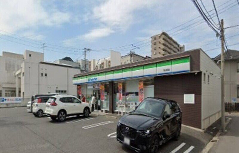 ファミリーマート岡山鹿田店(コンビニ)まで295m アルファステイツ鹿田本町