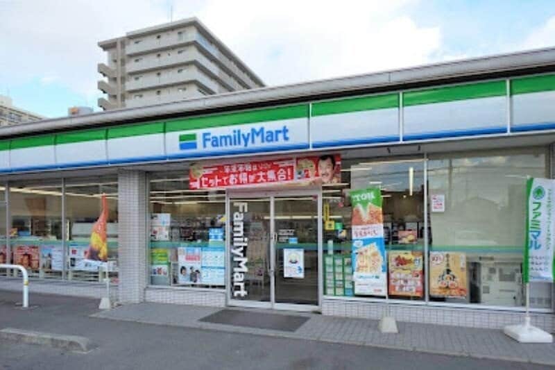 ファミリーマート岡山東古松店(コンビニ)まで175m ベルシオン東古松