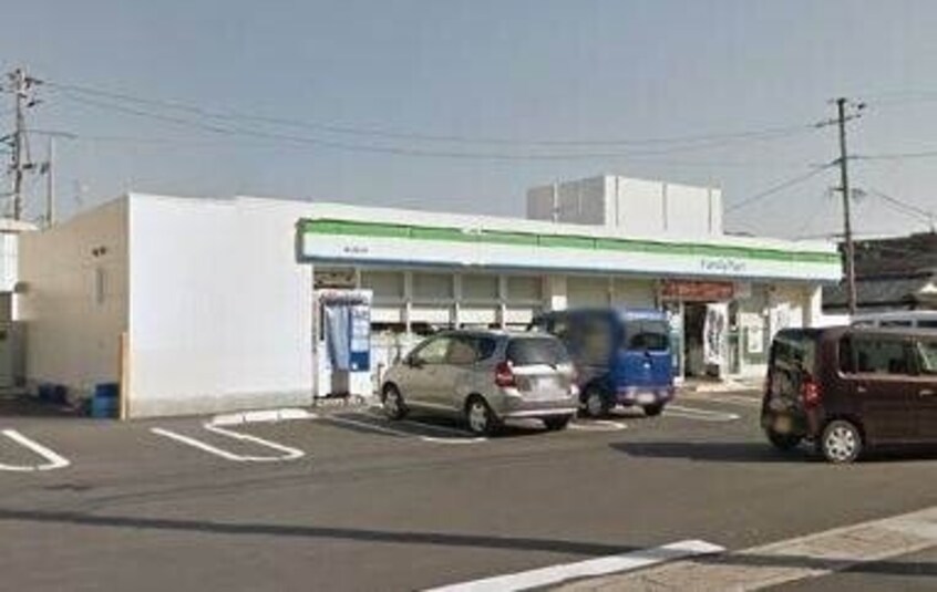 ファミリーマート岡山国府市場店(コンビニ)まで471m グランキューブ中井