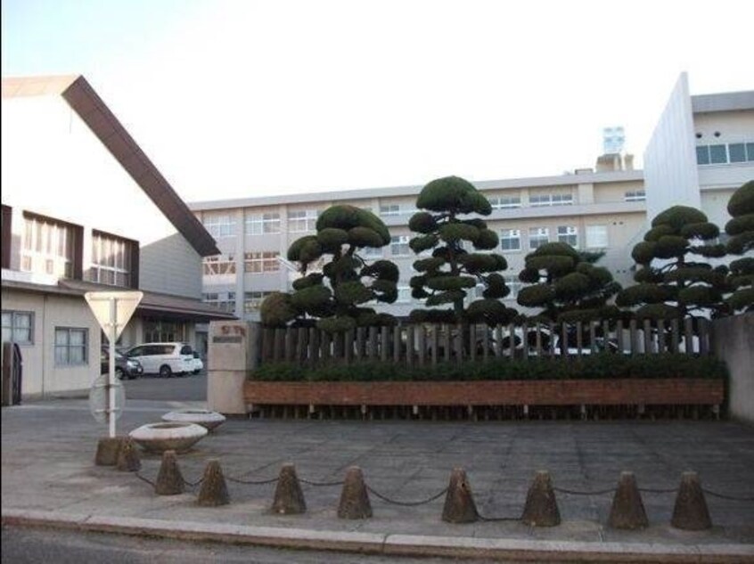 岡山県立岡山南高等学校(高等学校/高等専門学校)まで1105m うてんて