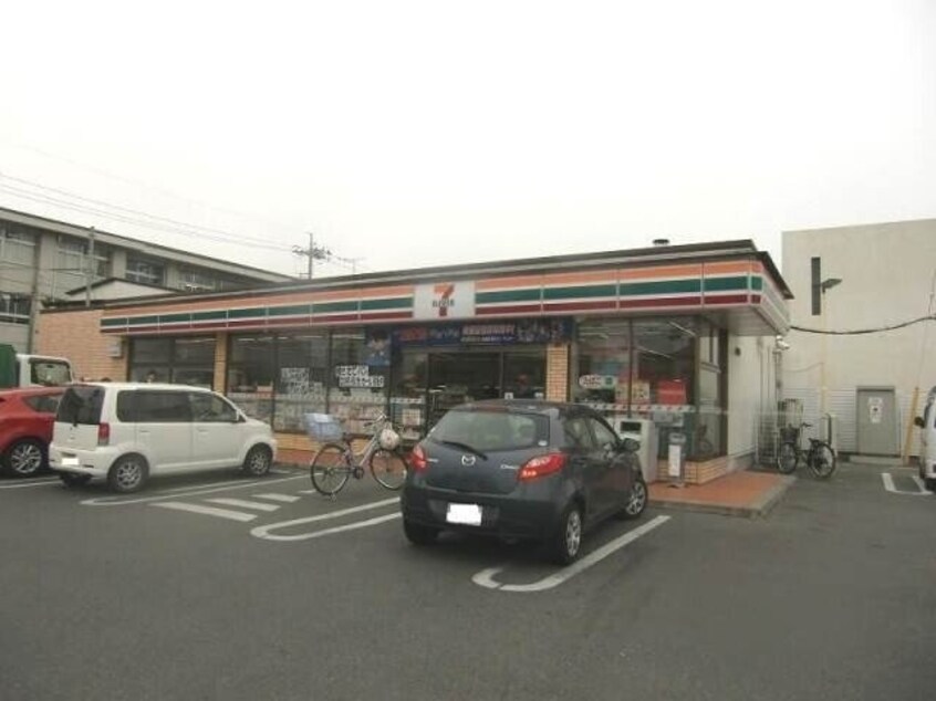セブンイレブン岡山内山下1丁目店(コンビニ)まで368m Saison clair