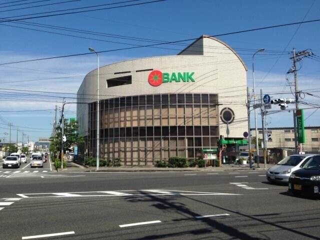 トマト銀行西市支店(銀行)まで1062m ラ・リューＢ