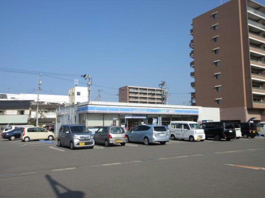 ローソン西条新町店(コンビニ)まで373m サンハイツ四軒町