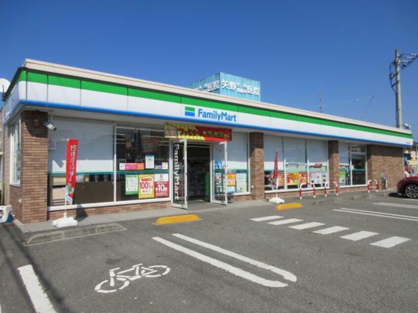 ファミリーマート西条古川店(コンビニ)まで118m パステーク古川Ａ・Ｂ