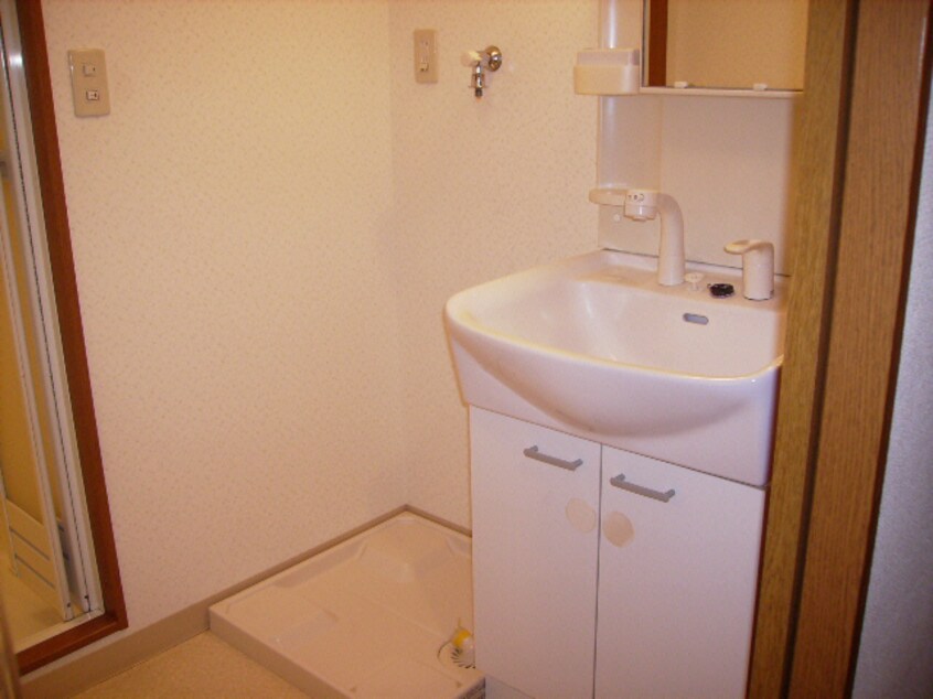  パレロワイヤル小松町