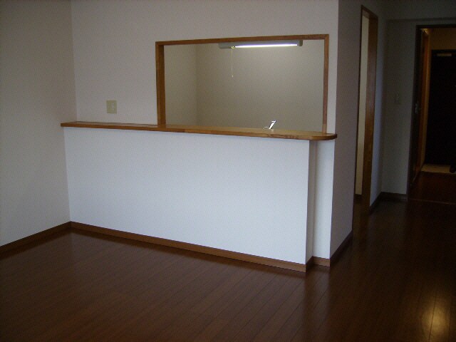  パレロワイヤル小松町