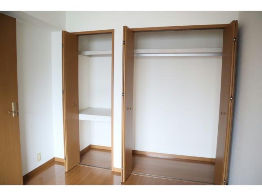  パレロワイヤル小松町