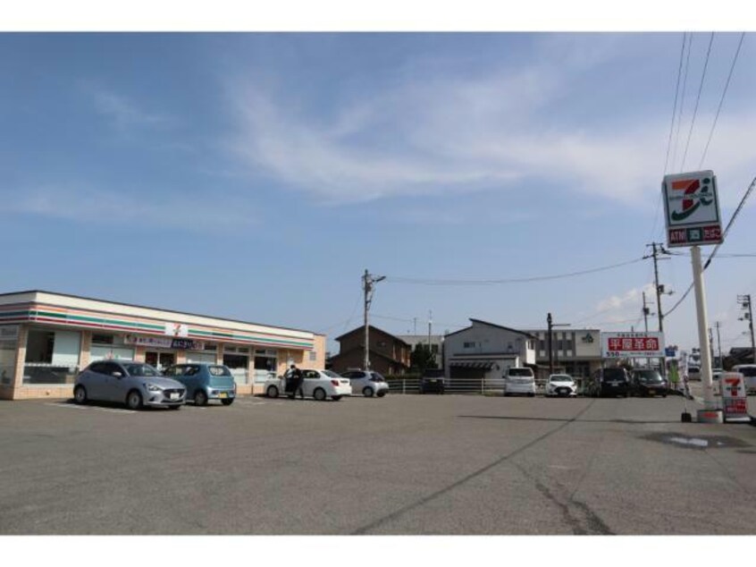 セブンイレブン小松町新屋敷店(コンビニ)まで605m パレロワイヤル小松町