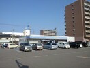 ローソン西条新町店(コンビニ)まで367m ＳＡＩＪＯ独身館