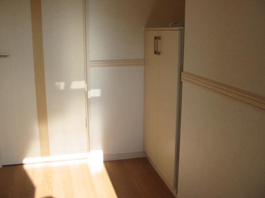 103　玄関 クレストール横黒