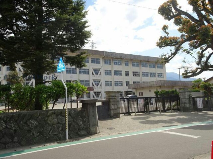 新居浜市立中萩小学校(小学校)まで197m ヴィラアスカ30